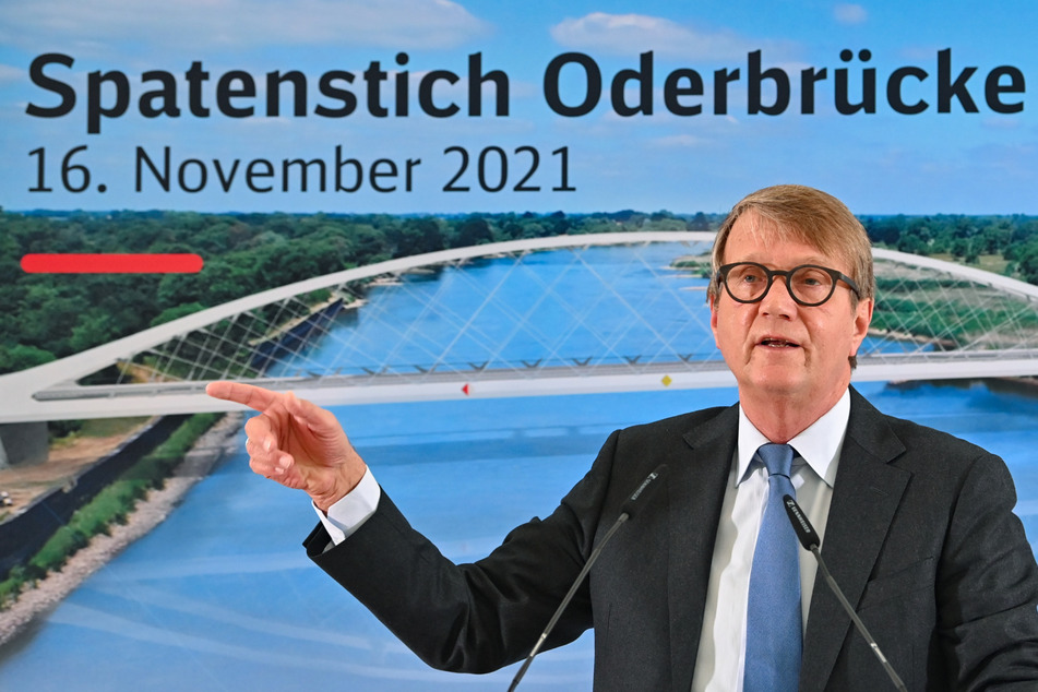 Innovative Carbon-Brücke über die Oder: Deutsche Bahn feiert Baubeginn