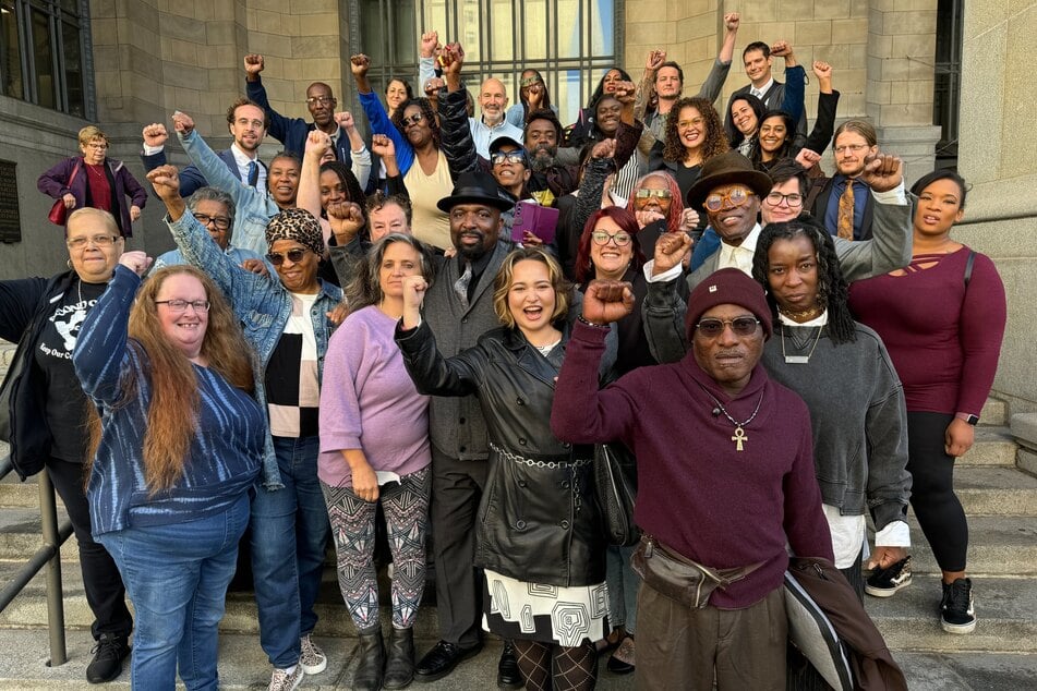 Supporters pack the Pennsylvania Supreme Court in support of Derek Lee and the movement to end the state's extreme sentencing practices.