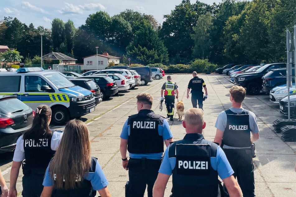 Die Polizei ermittelte nach einer versuchten Tötung in Magdeburg.