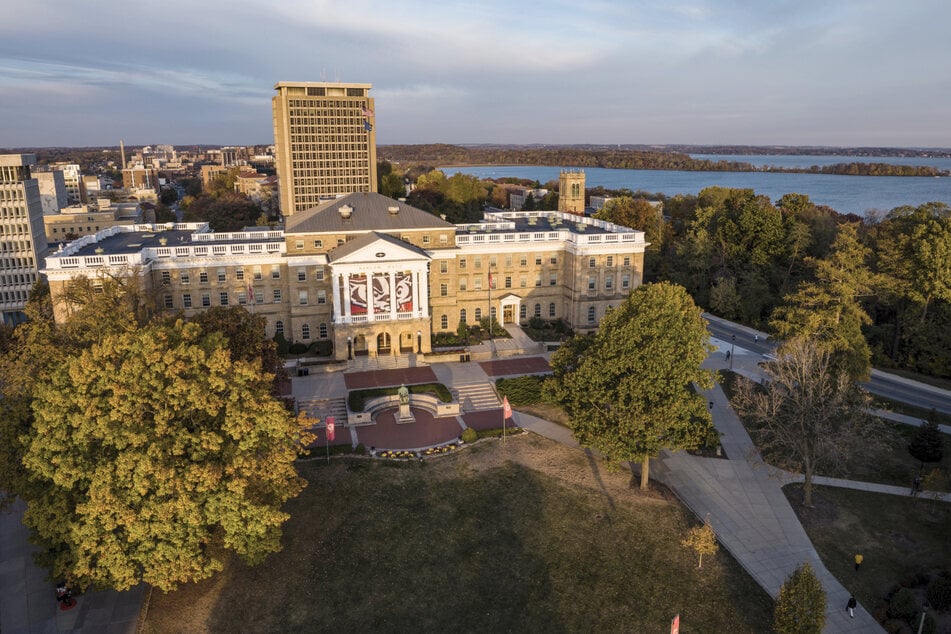 Die University of Wisconsin in Madison genießt eigentlich einen guten Ruf. Um diesen zu schützen, schmiss die Uni-Leitung Labormitarbeiter Makoto Kuroda raus.