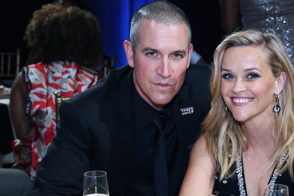Reese Witherspoon announces shock split from husband Jim Toth!