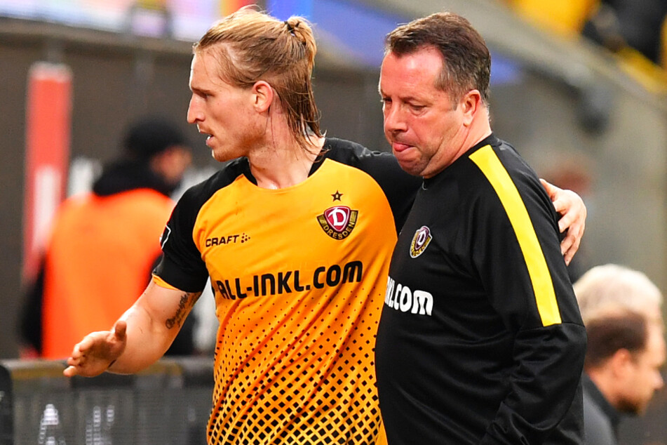 Dynamo-Coach Markus Kauczinski 50, (r.) lobt Marvin Stefaniak (25).