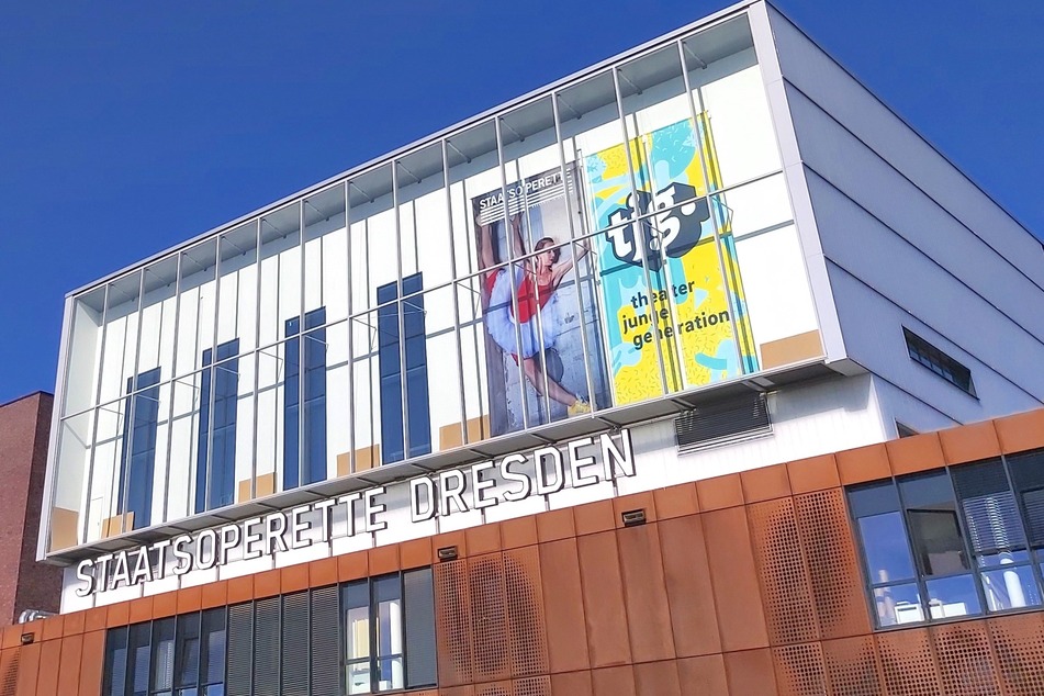 Zum ersten Mal veranstaltet die Staatsoperette Dresden am 30. August 2024 einen Sommernachtsball.