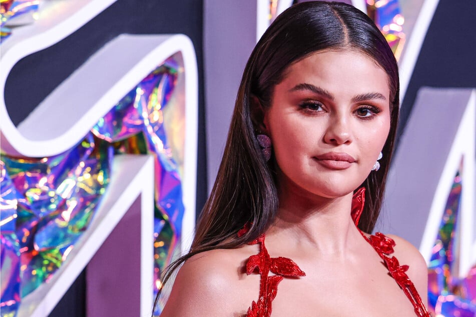 Selena Gomez clarifies why she unfollowed Dua Lipa on social media