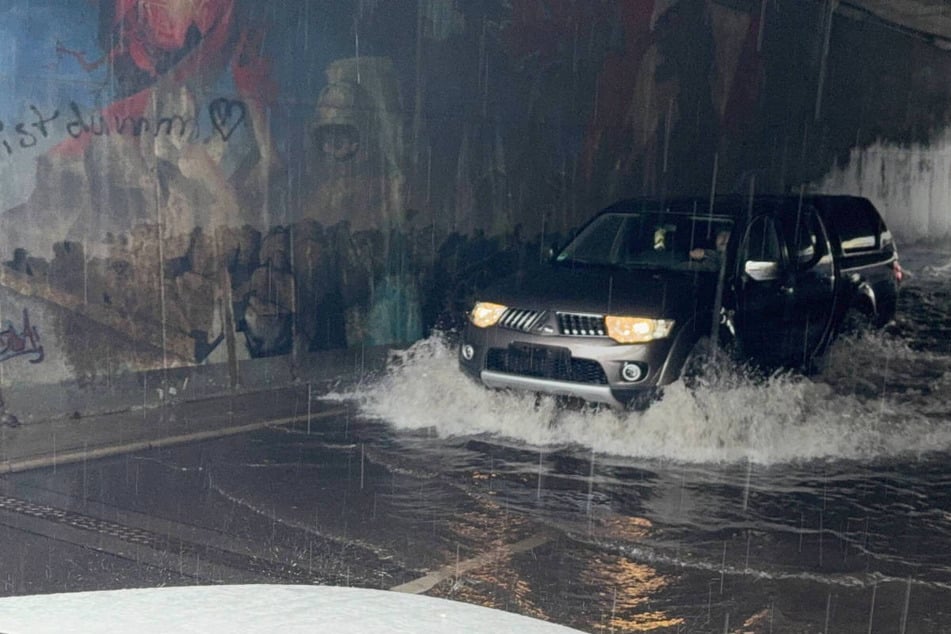 Gewitter wüten in Brandenburg: Straßen überflutet, Strom ausgefallen