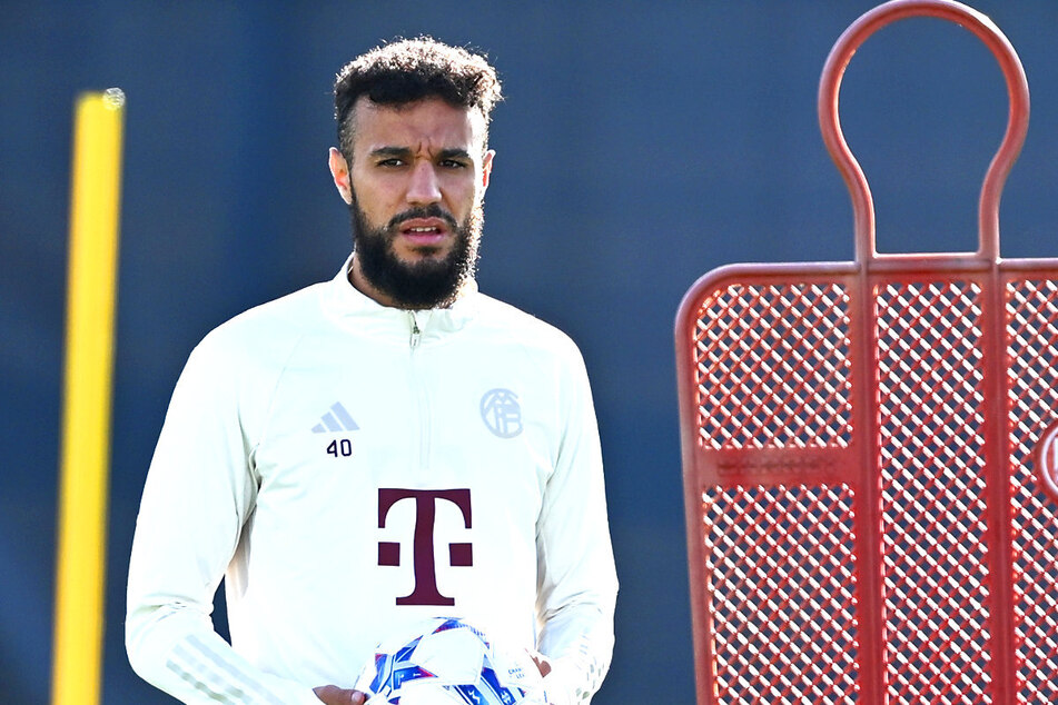 Nach seinem pro-palästinensischen Social-Media-Beitrag Mitte Oktober steht nicht nur Noussair Mazraoui (25), sondern auch der FC Bayern in der Kritik.