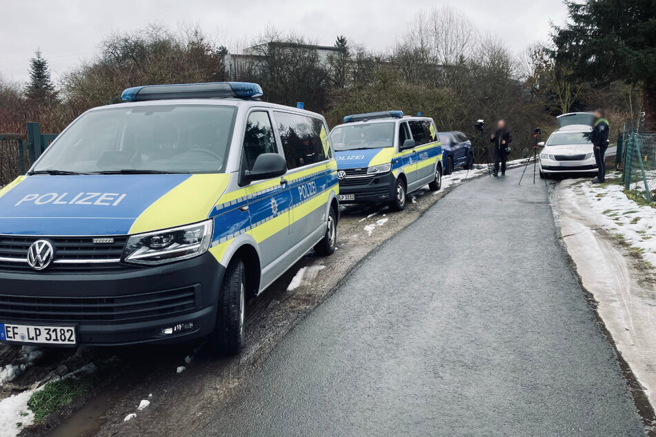 Versuchte Tötung? Neue Details nach Fund von lebloser Frau und schwer verletztem Mann