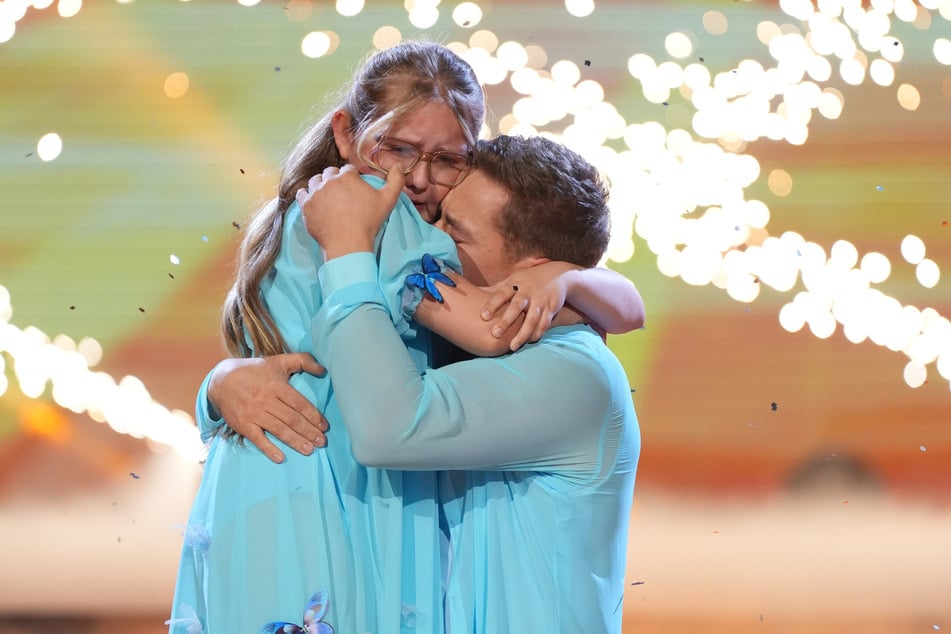 Gustav Schäfer (37) sorgte gemeinsam mit Tochter Lotti auf dem "Let's Dance"-Paket für einen besonders emotionalen Augenblick.