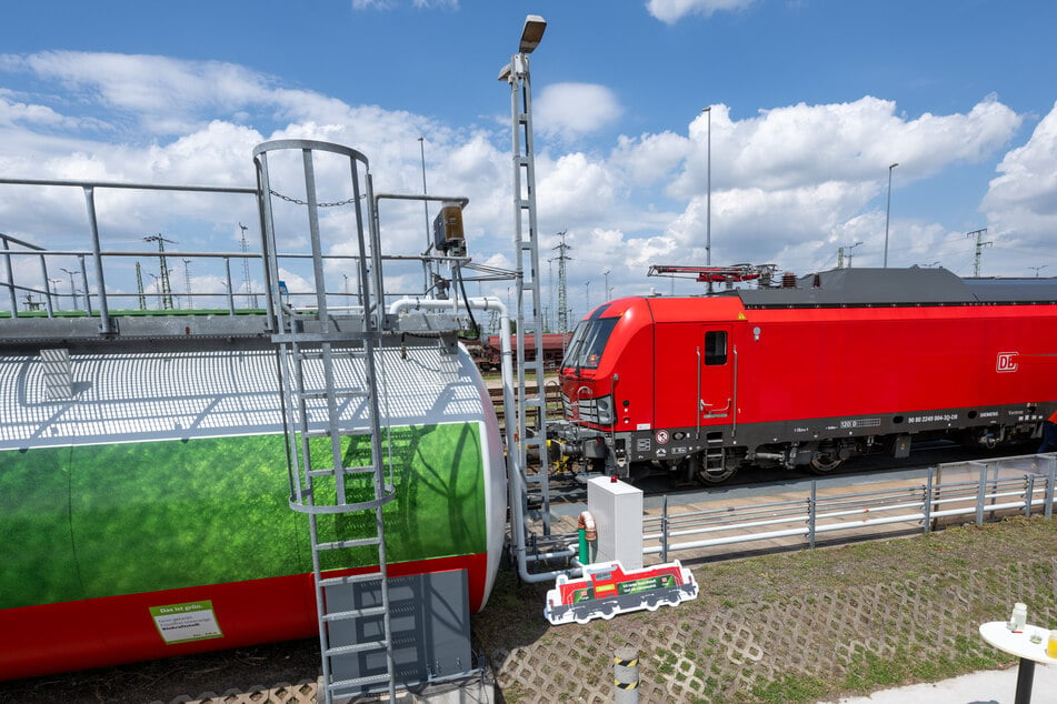Rangierlokomotiven der Deutschen Bahn tanken in Halle ab sofort gebrauchtes Pflanzenöl anstelle von Diesel.