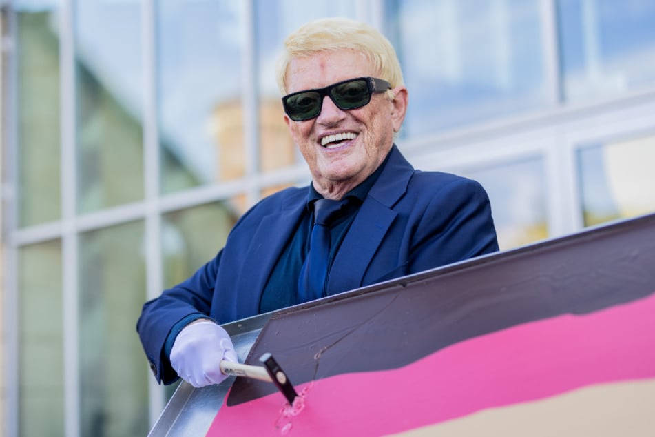 Vor dem Schokoladenmuseum in Köln hat Heino am Freitagmittag sein neuestes Werk vorgestellt.