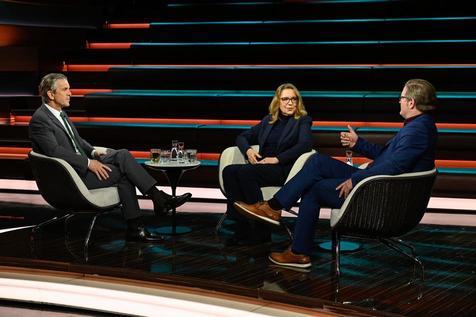 In seiner Sendung vom Mittwochabend kam Markus Lanz (56, l.) mit der Wirtschaftswissenschaftlerin Claudia Kemfert (57) und dem "Table.Media"-Chefredakteur Michael Bröcker (49) ins Gespräch.