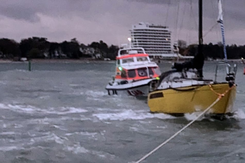 Drama auf der Ostsee: Paar auf Segelboot gerät in Lebensgefahr