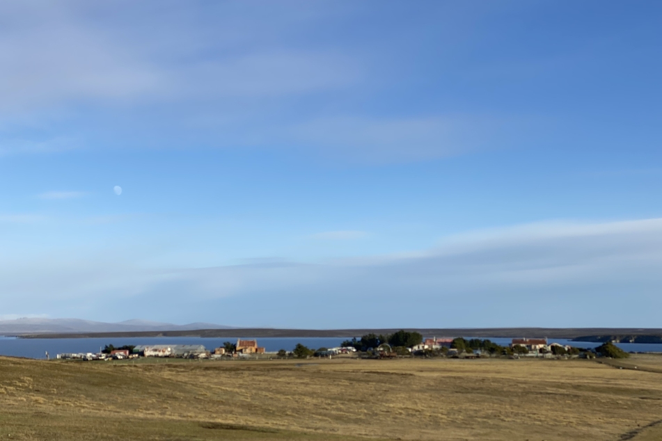 Die Falklandinseln sind ein britisches Überseegebiet. In der Nähe ereignete sich ein Seeunglück.