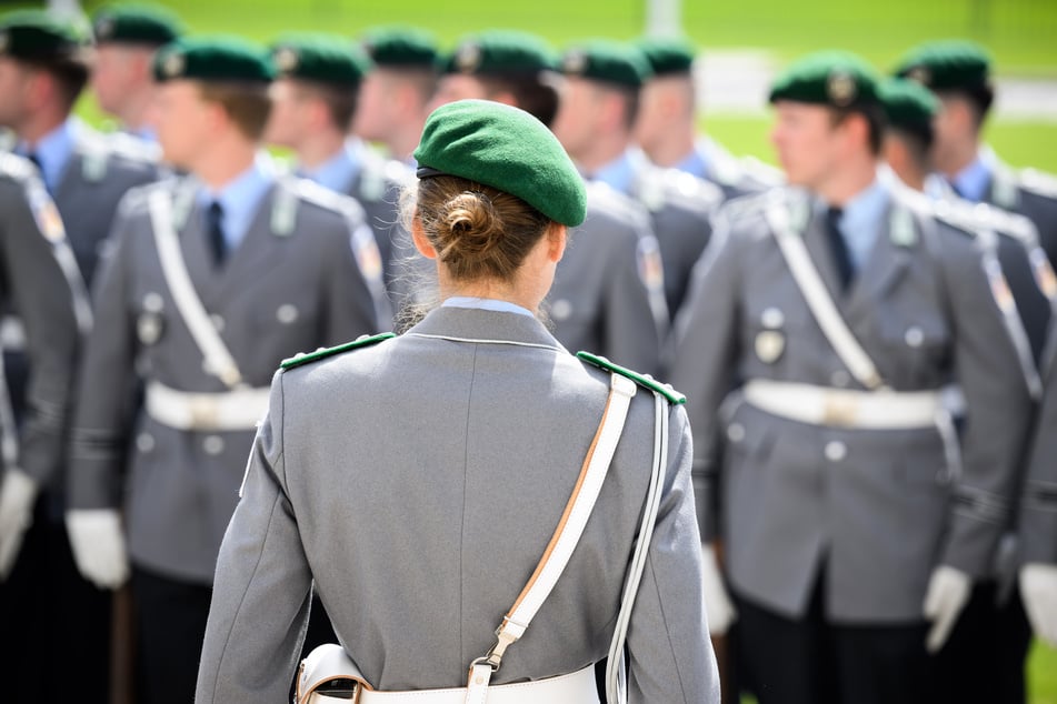 Bei einer Bundeswehr-Übung wurde eine Soldatin schwer verletzt. (Symbolbild)