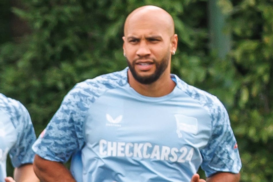 John Anthony Brooks (32) hat sich im Testspiel gegen den BFC Dynamo an der Wade verletzt und fällt schon wieder aus.