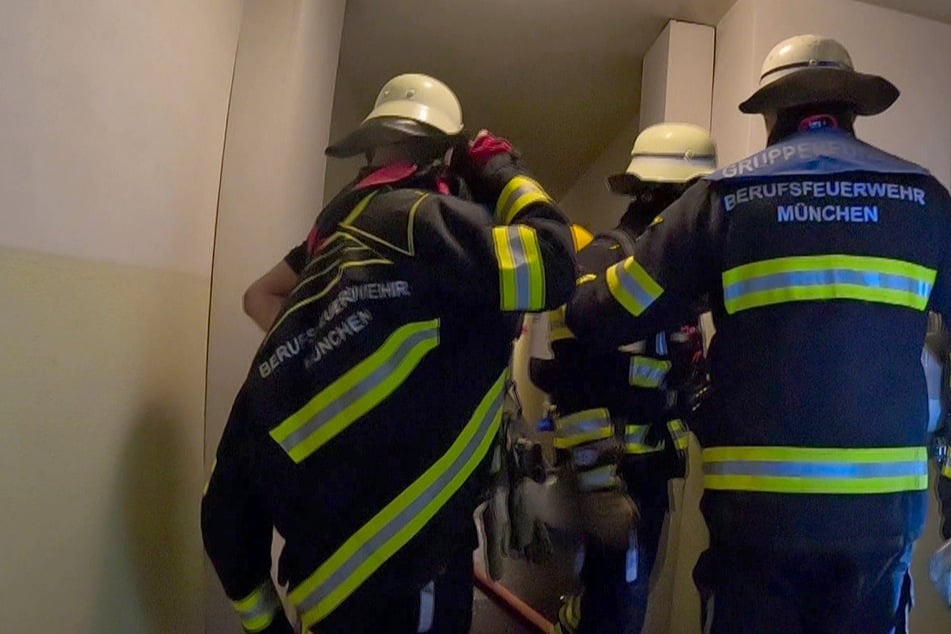 Tödlicher Brand in Messie-Wohnung: "Person liegt direkt vor uns!"