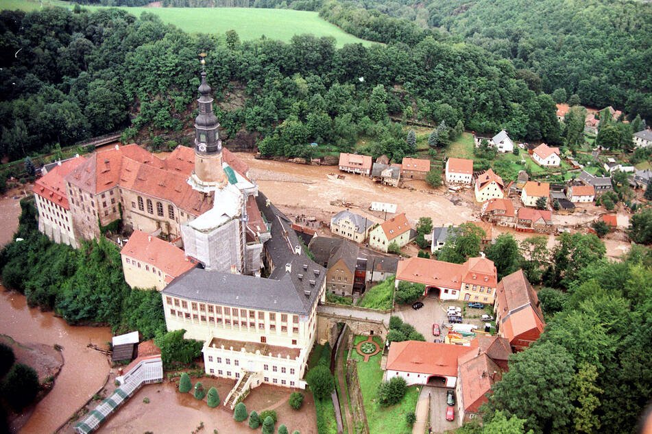 Im August 2002 wurde Weesenstein verheerend überschwemmt.
