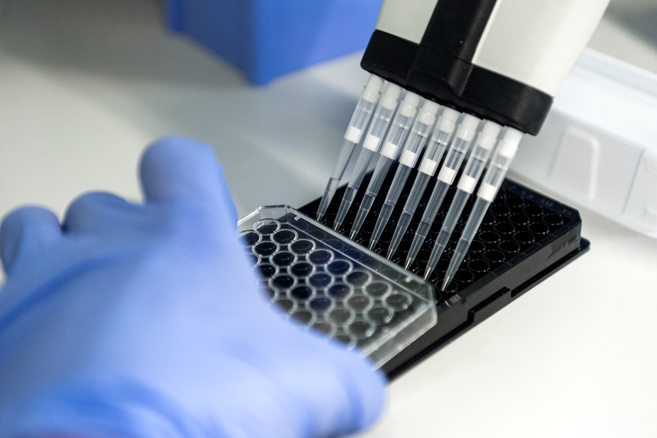 Nicht zugelassenes Krebsmittel verkauft: Biologe vor Gericht!