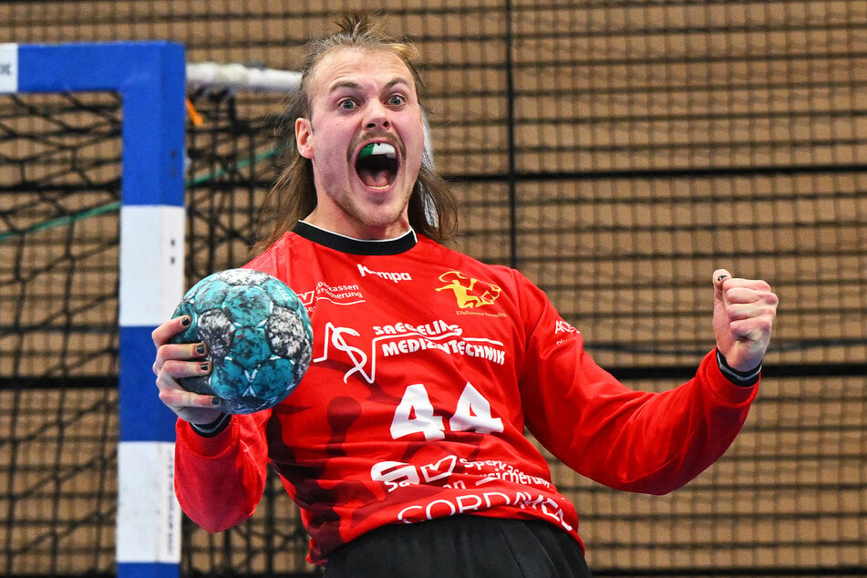 Hart erarbeitet und wohlverdient: Torwart Marius Noack freut sich über den Sieg.
