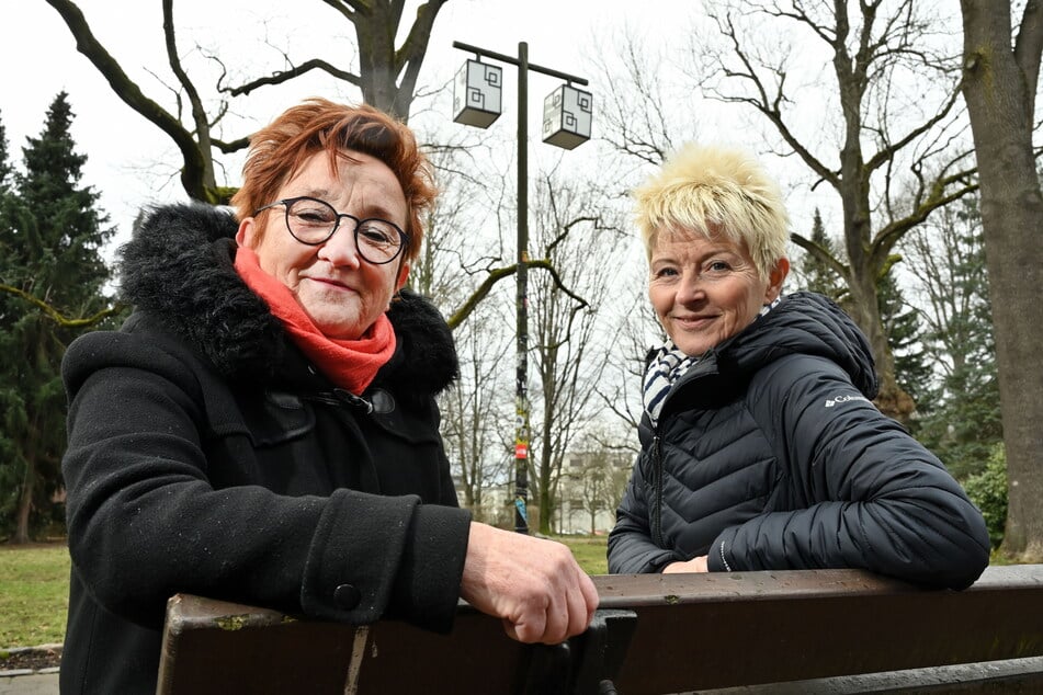 Die Gästeführerinnen Edeltraud Höfer (69, l.) und Veronika Leonhardt (65) setzen sich für die Aufwertung des Laternenpfades ein.