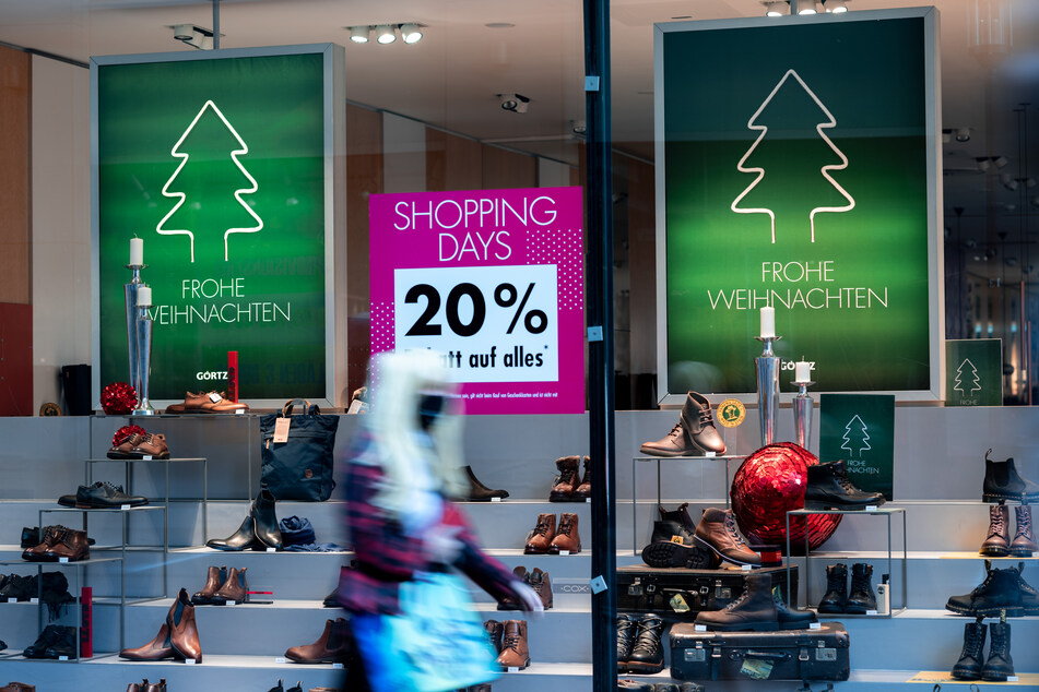 Der erste Advents-Samstag ist in Nordrhein-Westfalen nach dem Black-Friday aus Sicht des Handels durchwachsen verlaufen.