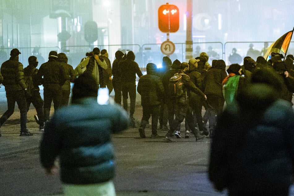 "Pogrom"! Antisemitische Attacke in Amsterdam: Gewalt-Angriff auf israelische Fußballfans