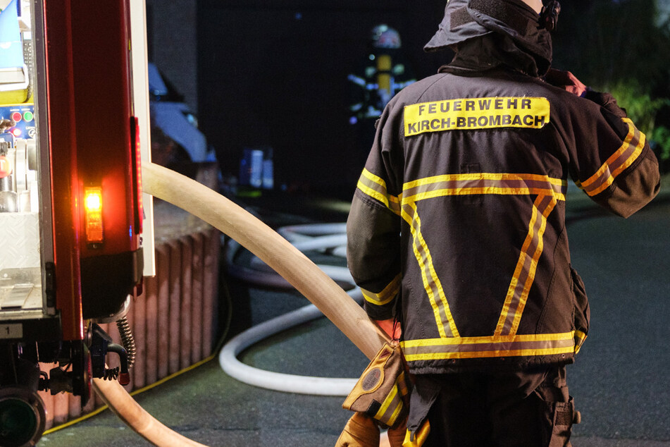 Feuerwehr-Kräfte aus Brombachtal und dem nahe liegenden Michelstadt bekämpften am späten Mittwochabend gemeinsam einen Küchen-Brand.