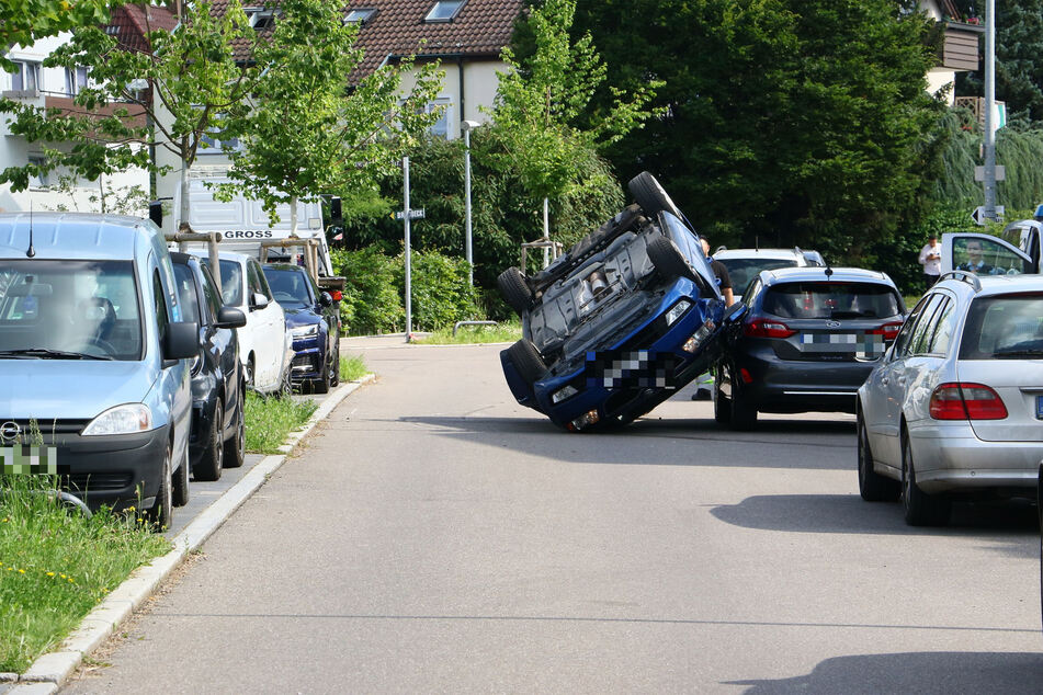 Mitten in einem Wohngebiet passierte der spektakuläre Unfall.