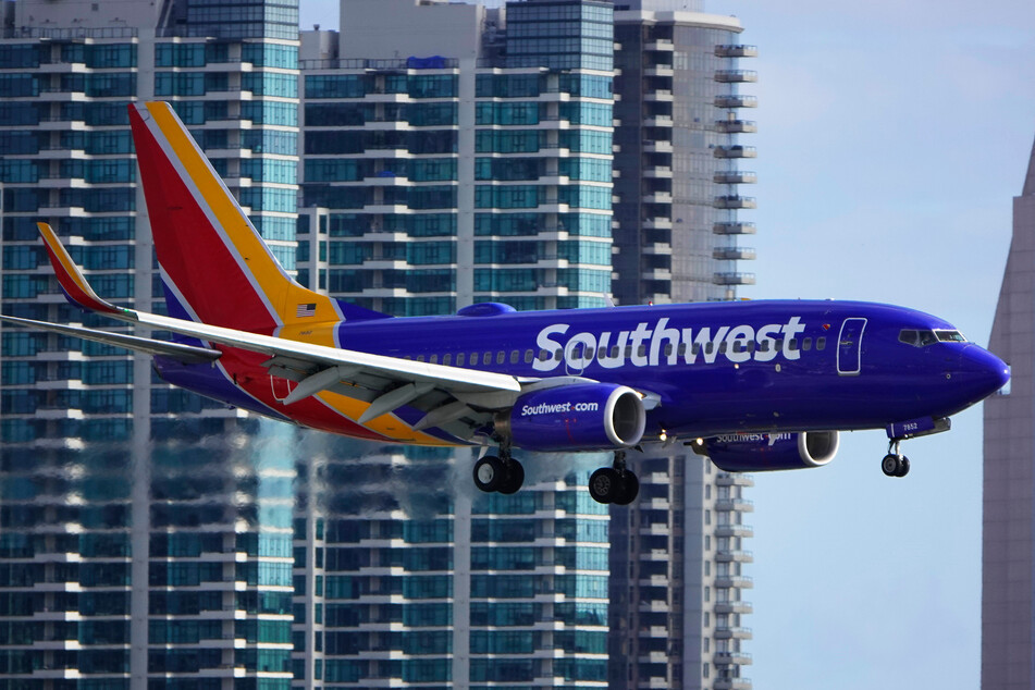 Die Fluggesellschaft "Southwest Airlines" war mit dem knappen Outfit einer Passagierin nicht einverstanden.