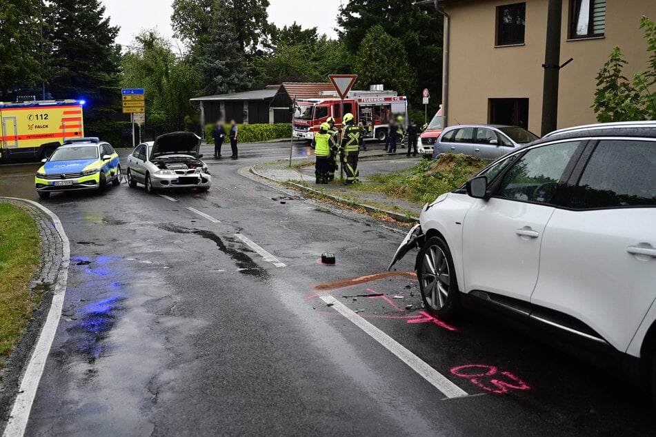 In Görlitz krachte eine Frau (91) in einen Streifenwagen und gegen ein weiteres Auto.