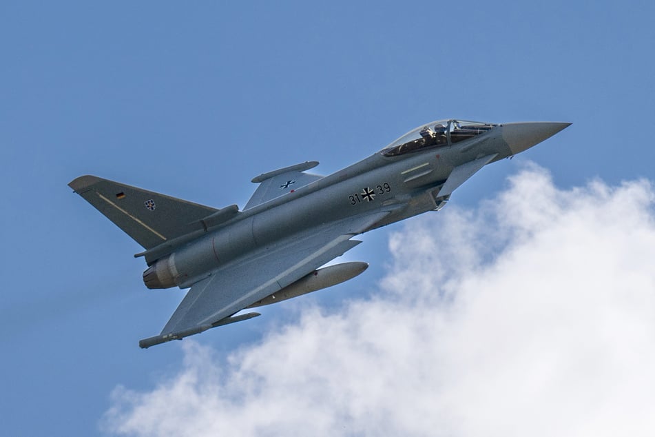 Die Luftwaffe hat fünf Eurofighter in Estland stationiert.