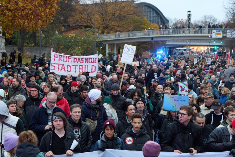 Knapp 6000 Menschen folgten dem Aufruf und gingen in Hamburg auf die Straße.