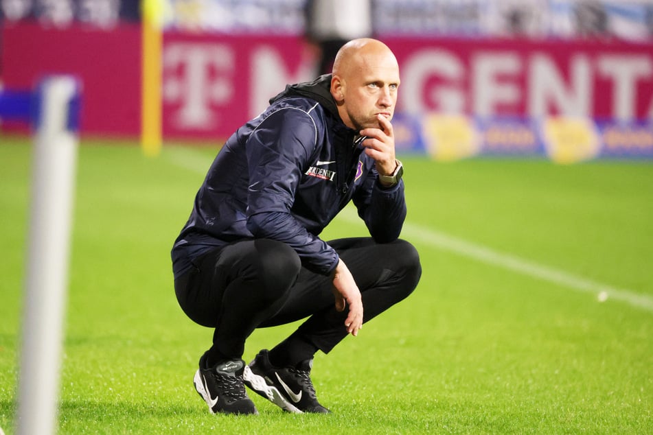 Große Enttäuschung bei Trainer Timo Rost. War dies sein letztes Spiel beim FC Erzgebirge Aue?