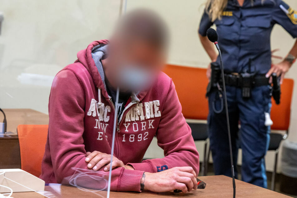 Der Hauptangeklagte im Gerichtssaal am Landgericht München I. Er erhielt mit den anderen acht Angeklagten Geld- und Bewährungsstrafen.