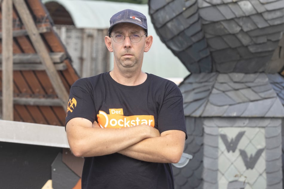 Dachdecker Kay Hertwich (41) wurde von falschen Anwälten um 3000 Euro geprellt.