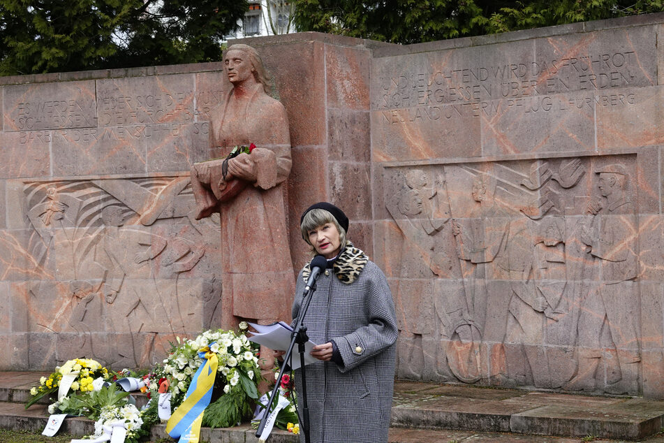 Am Mahnmal im Park der Opfer des Faschismus sprach OB Barbara Ludwig (58) vor einem Jahr zur obligatorischen Kranzniederlegung.