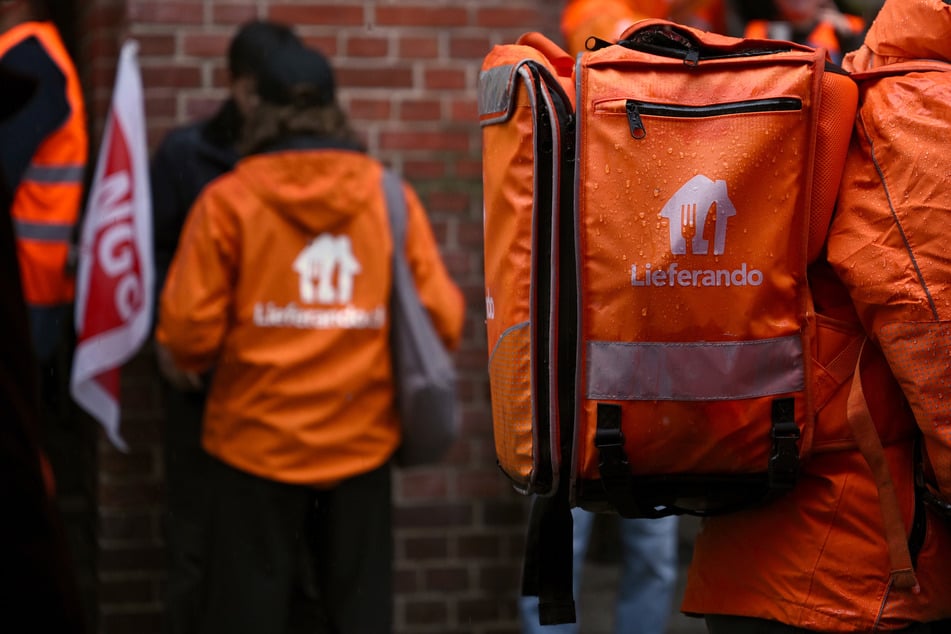 Die Gewerkschaft fordert unter anderem ein höheres Einstiegsgehalt für die Lieferando-Fahrer. (Symbolbild)