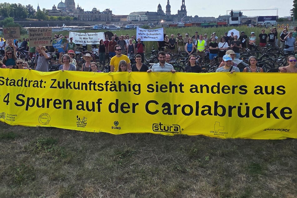 Sie lässt nicht locker: Dresdner Bürgerinitiative will schmalere Carolabrücke