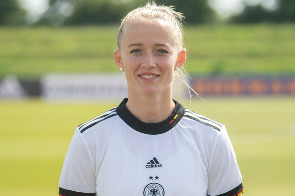 FC-Bayern- und Nationalspielerin Lea Schüller (24) wurde zu Deutschlands "Fußballerin des Jahres" gekürt.