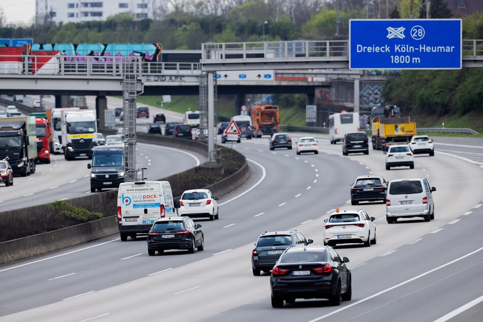 Am viel befahrenen Autobahndreieck Heumar müssen Autofahrer an den Pfingsttagen mit Beeinträchtigungen im Verkehr rechnen.