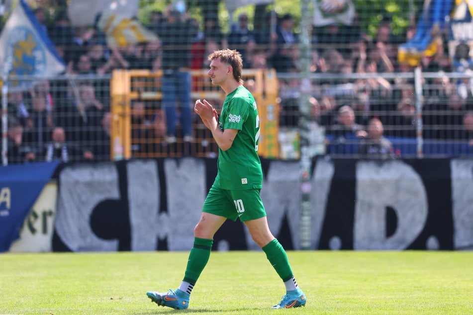 Unter Tränen verließ Florian Kirstein bei seinem letzten Spiel für Chemie Leipzig den Rasen.