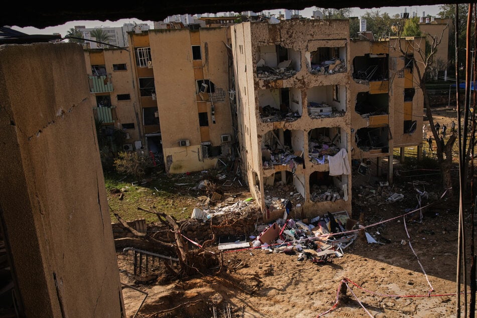 Nahost-Konflikt: Einschläge im israelischem Arad und Dimona - Hunderte verletzt