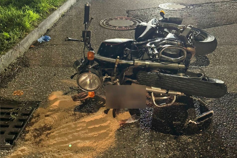 Der Fahrer stürzte von seinem Motorrad.