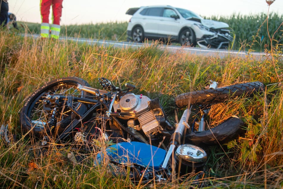 Gegen die Wucht des Aufpralls hatte die junge Frau mit ihrem leichten Moped keine Chance.