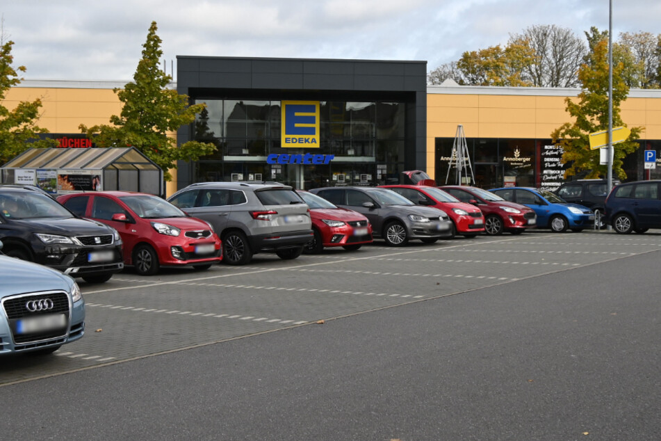 Auf dem Edeka-Parkplatz an der Dresdner Straße kam es zum Streit.
