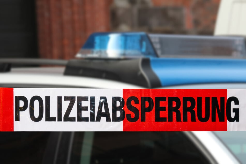 Im osthessischen Dorf Giesel (Landkreis Fulda) entdeckten Polizeibeamte am frühen Sonntagmorgen eine tote Frau (†21) in ihrer Wohnung. (Symbolbild)