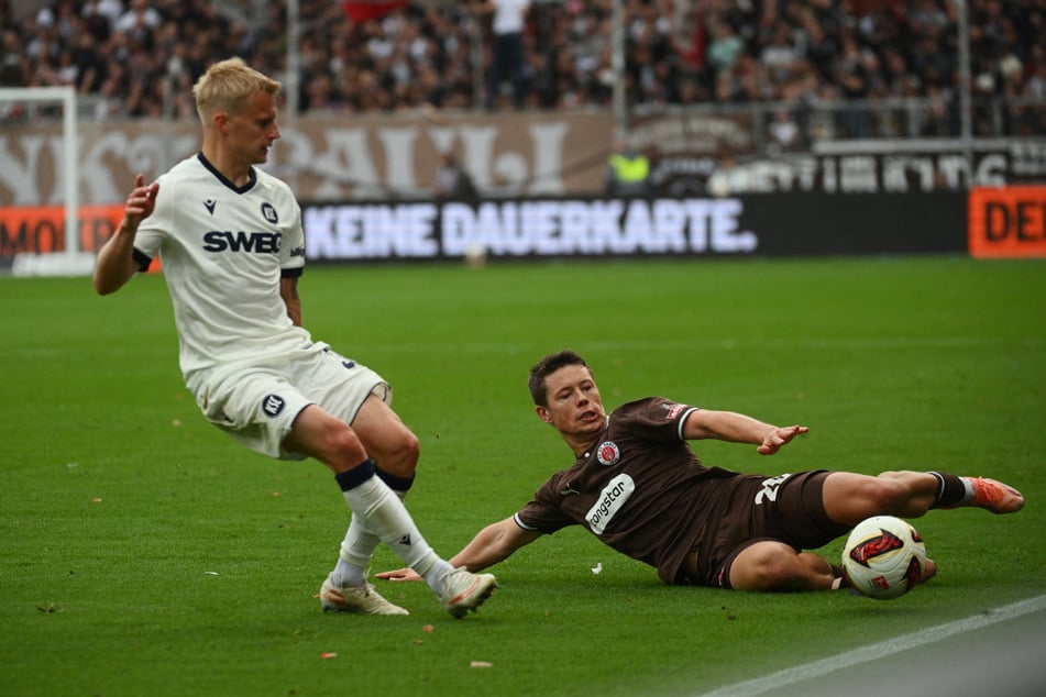Rasmussen (r.) ist mit dem FC St. Pauli im Aufschwung und seit vier Spielen ungeschlagen.