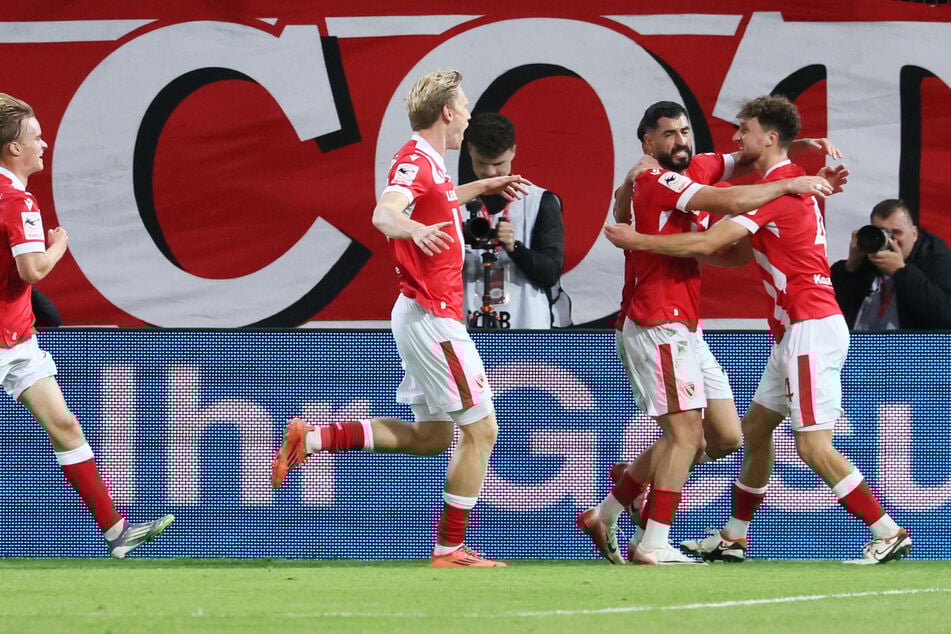 So fühlt sich ein Derbysieg an! Cottbus behält gegen Aue die Oberhand.
