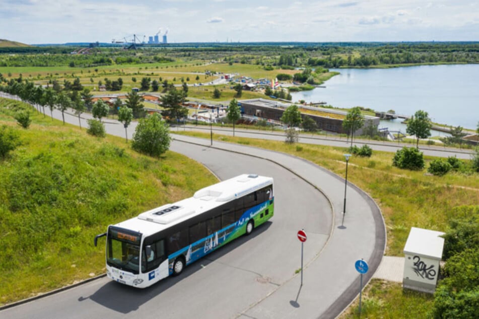 Fahrplanauskunft und Ticketkauf: Die MOOVME-App macht Bus- und Bahnfahren zum Kinderspiel.