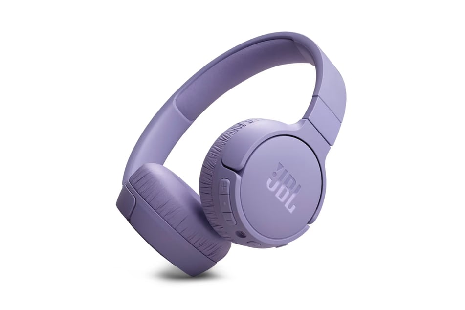 Die kabellosen On-Ear-Kopfhörer "JBL Tune 670NC" verfügen über ein adaptives Noise-Cancelling und über die JBL-App sind weitere individuelle Sound-Einstellungen möglich.